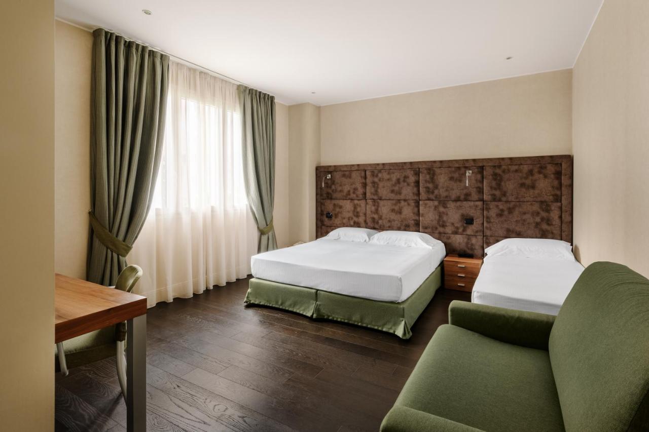 Hotel Cora Carate Brianza Exteriör bild
