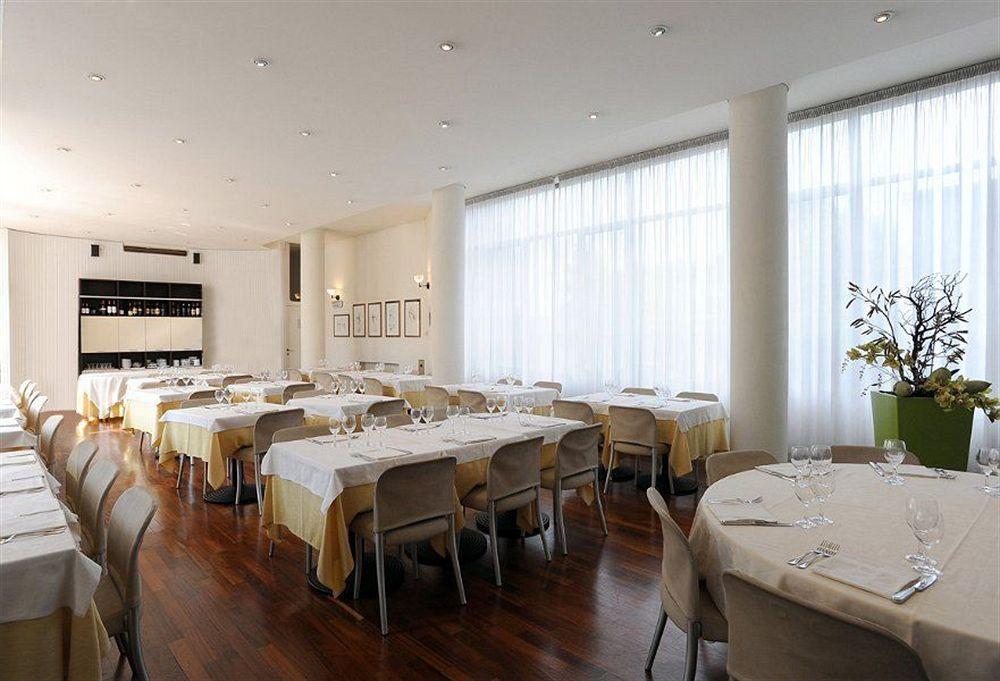 Hotel Cora Carate Brianza Exteriör bild