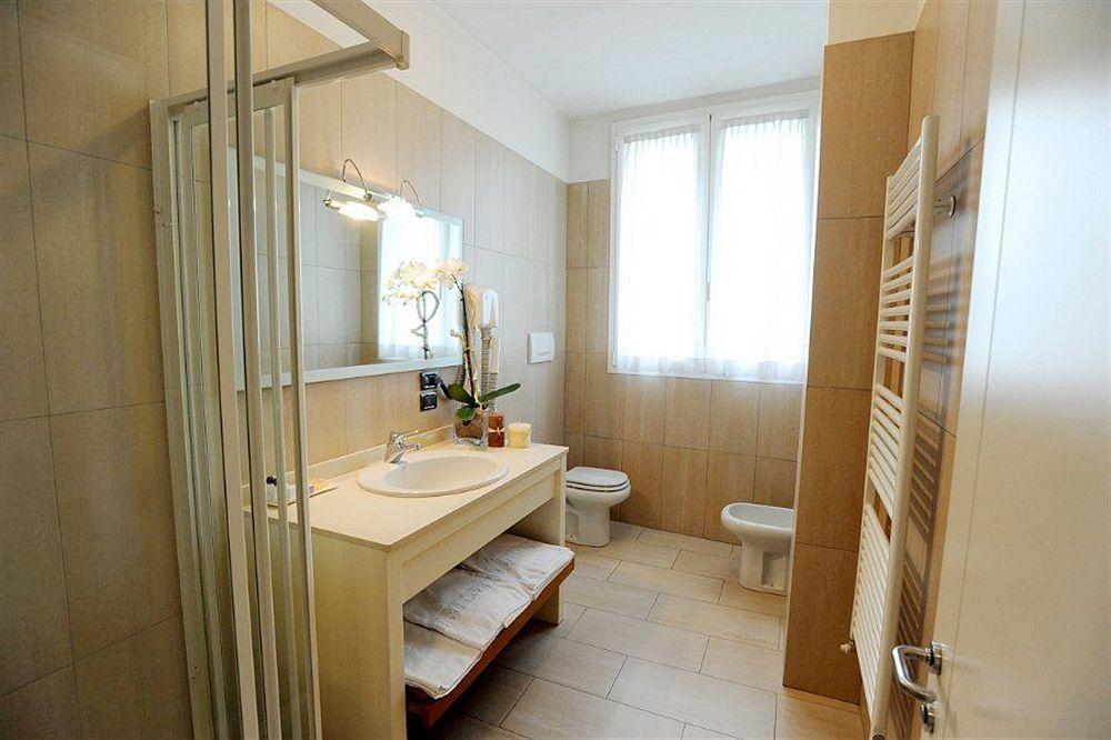 Hotel Cora Carate Brianza Exteriör bild
